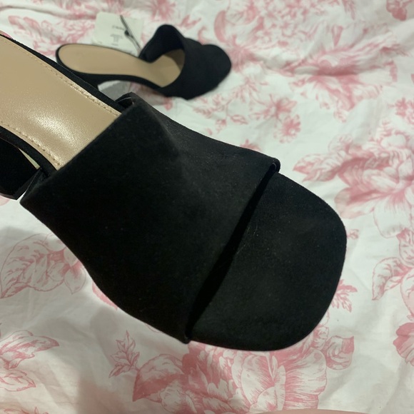 NWT Open Toe Suede Heels - Picture 3 of 6